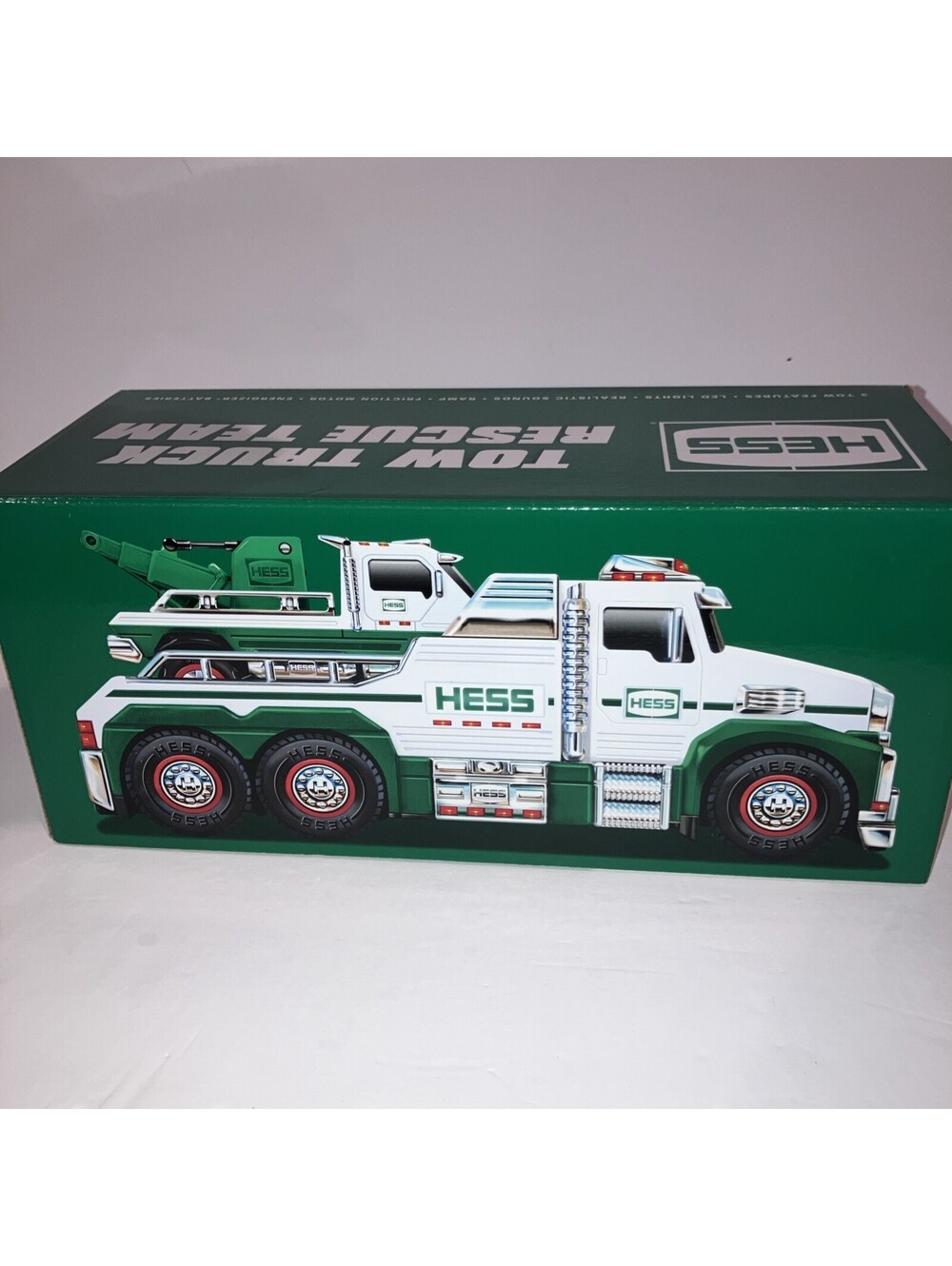 2019 Hess Tow Truck And Rescue Team Hess Truck NEW In Box - Picture 5 of 7